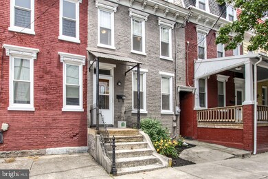 547 N 2nd St, Columbia, PA 17512 - photo 4