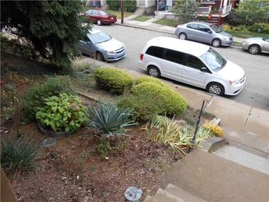 Yard/Garden. Front