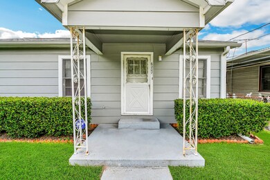 6207 Kirkwood St, Houston, TX 77022 - photo 2