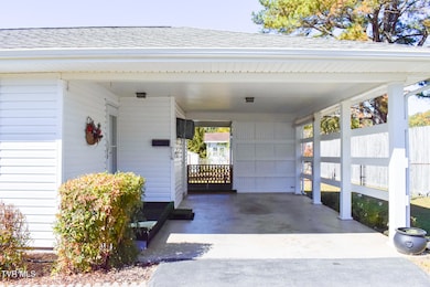 212 Hemlock Rd, Bristol, TN 37620 - photo 4