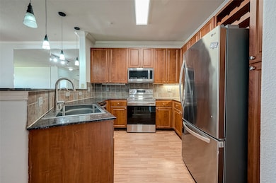 In the kitchen you will notice the recent stainles