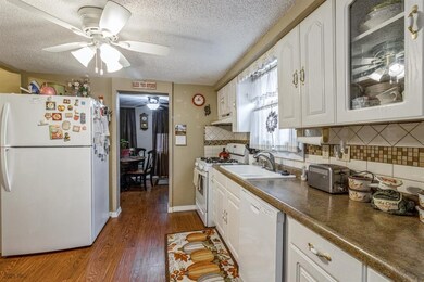 2314 Lyon St, Des Moines, IA 50317 - photo 6