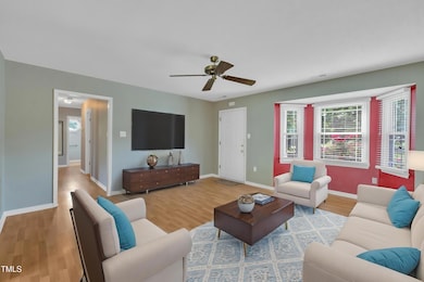 205-Lizzie-King-Ct-17 - Living Room - St