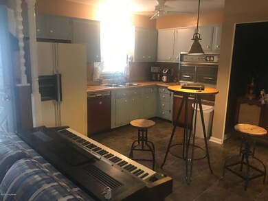 5406 Waltlee Ct, Louisville, KY 40291 - photo 6