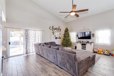 823 W Shellfish Dr, Gilbert, AZ 85233 - photo 6