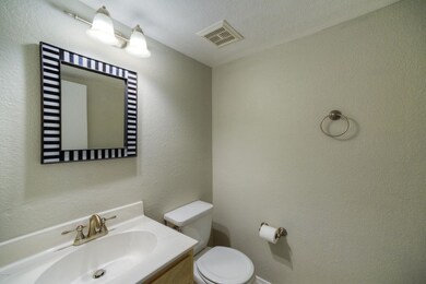 004_Powder Room