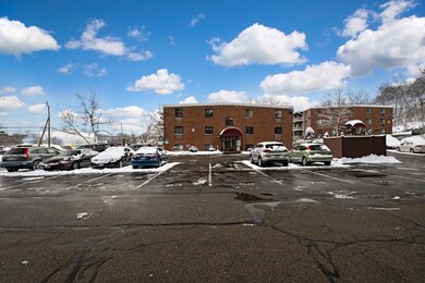 80 N Warren St unit 24, Woburn, MA 01801 - photo 4