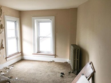 137 Pine St, Tamaqua, PA 18252 - photo 2