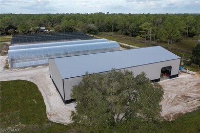 Greenhouses & Warehouse
1422 Gate RD, 
Labelle,
