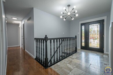 4232 SW Colly Creek Ct, Topeka, KS 66610 - photo 5