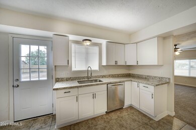 279 S Grand Dr-8