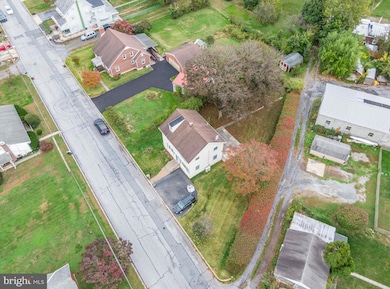 823 Fritz Ave, Reading, PA 19607 - photo 2