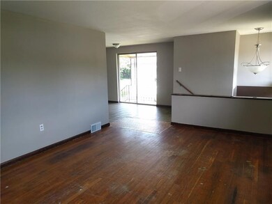 1304 Sampson St, Conway, PA 15027 - photo 5