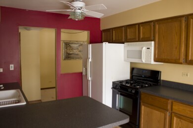 1925 Wisteria Ct unit 6, Naperville, IL 60565 - photo 3