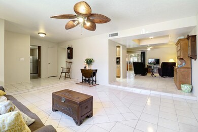 Front Living Rm 2
