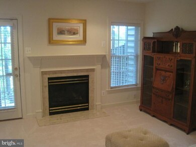 7118 Point Replete Cir, Fort Belvoir, VA 22060 - photo 5