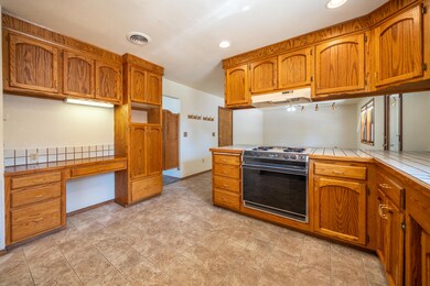 4681 Dandelion Dr-29