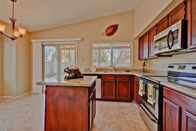 44th ST, 9611 S Kitchen