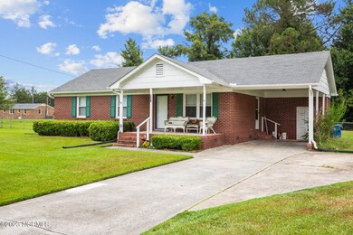 501 Gayle Blvd, Winterville, NC 28590 - photo 2