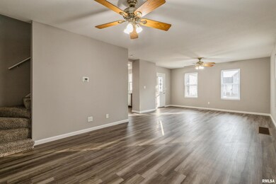 514 W 17th St, Davenport, IA 52803 - photo 4