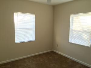 1012 Grant St, West Palm Beach, FL 33407 - photo 4