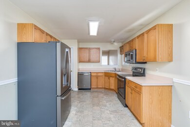 180 Ranson Estates Cir, Ranson, WV 25438 - photo 5