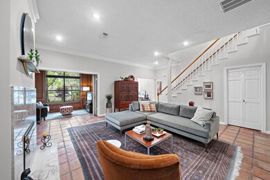 22 Bayou Pointe Dr, Houston, TX 77063 - photo 3