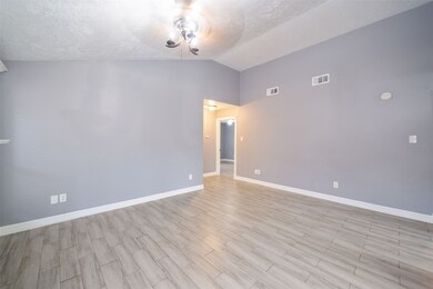 7859 Gatehouse Dr, Houston, TX 77040 - photo 6