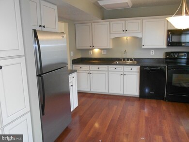 2551 Fox Ridge Ct unit 67, Woodbridge, VA 22192 - photo 3