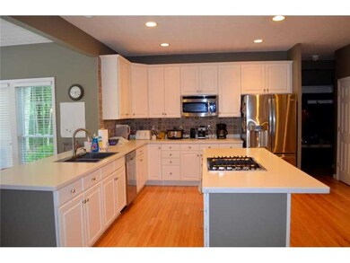 236 Fieldstone Ln, Saunderstown, RI 02874 - photo 6