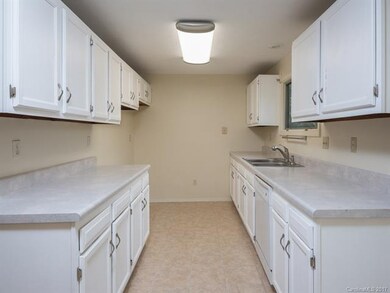 104 S Rowe Rd, Hendersonville, NC 28792 - photo 7