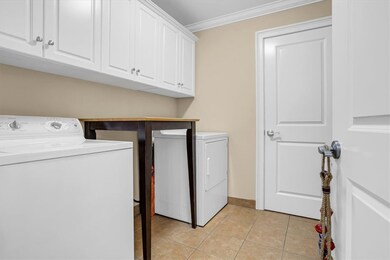 Walk In Laundry