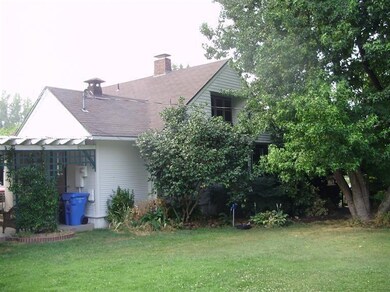 1071 Grandview Ave, Grants Pass, OR 97527 - photo 3