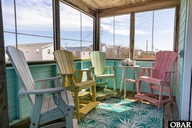 Screen Porch Lounge