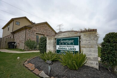 5318 Camerford Ct, Alvin, TX 77511 - photo 2