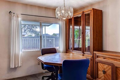 28th Street Breakfast Area