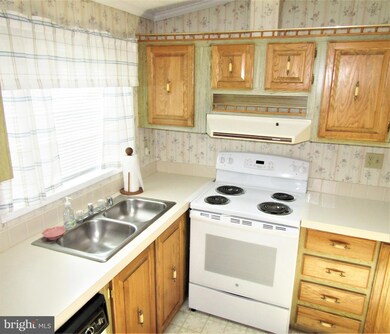 194 Edward Ln, Lothian, MD 20711 - photo 4