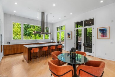 2108 Berkshire Ln, Greensboro, NC 27408 - photo 6