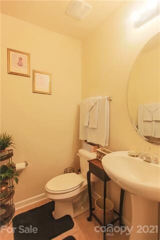 Powder room.