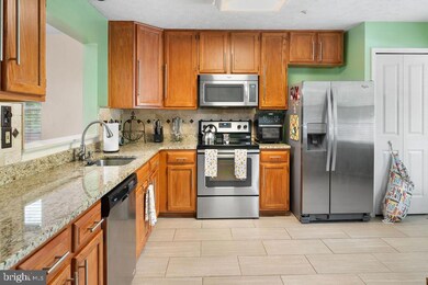 9316 Daly Ct, Laurel, MD 20723 - photo 5