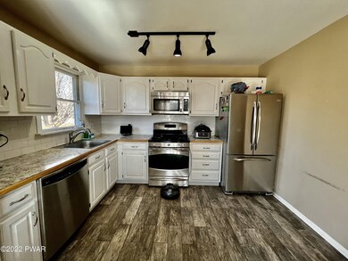 211 E High St, Milford, PA 18337 - photo 7