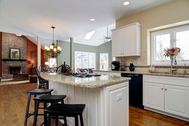 4323 Ariel Ct, Naperville, IL 60564 - photo 4