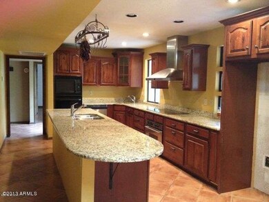 GOURMET KITCHEN