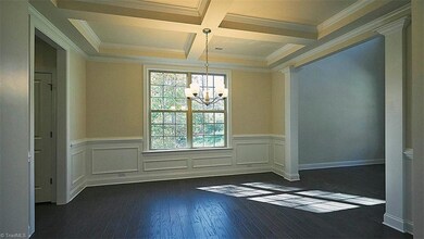 NO WAINSCOTING IN ACTUAL HOME
