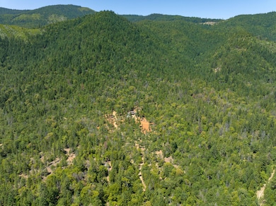 8797 W Evans Creek Rd, Rogue River, OR 97537 - photo 4