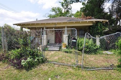 226 Marathon St, Houston, TX 77018 - photo 3