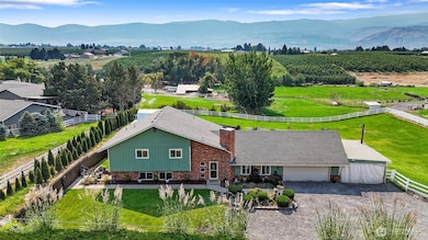 2716 8th St NE, East Wenatchee, WA 98802 - photo 2