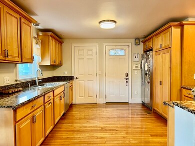 55 Beach St unit 2, Malden, MA 02148 - photo 2