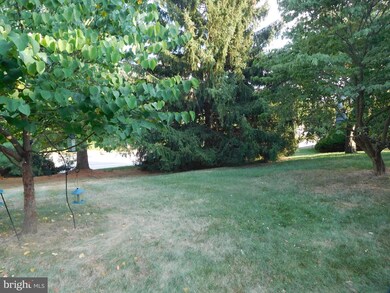 603 Independence Dr unit CONDO 305, Harleysville, PA 19438 - photo 4