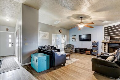 741 Lapwing Rd, Edmond, OK 73003 - photo 4
